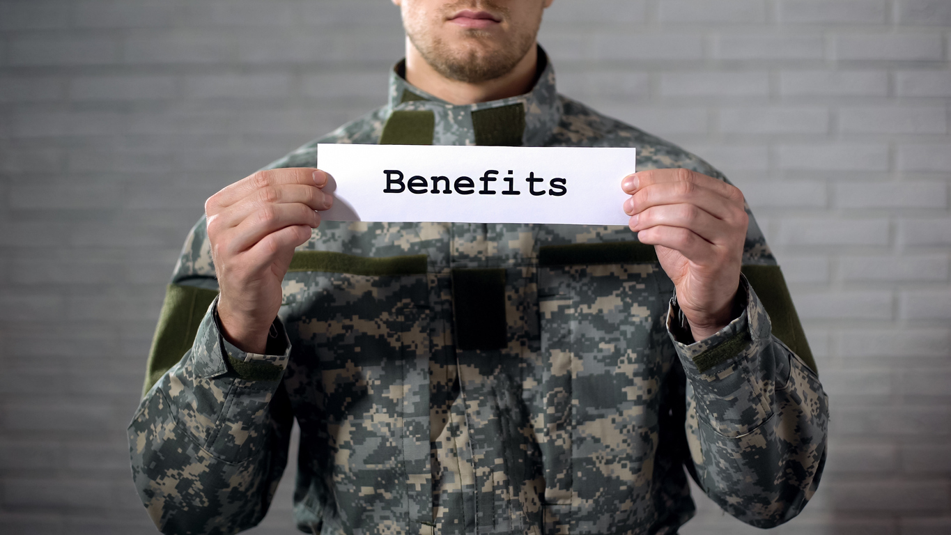 4 Benefits of Joining the Military Straight Out of High School